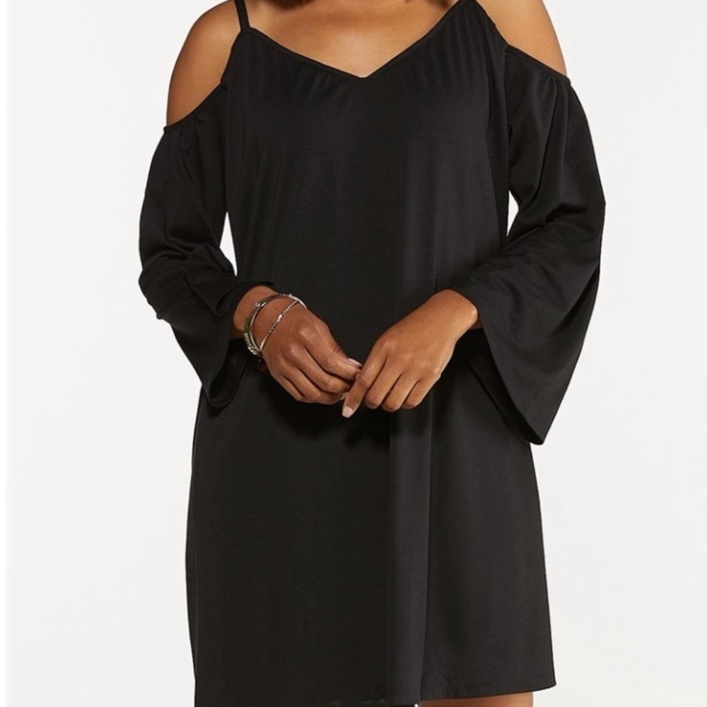 BNWT CATO 22/24 Black Mini Bell Sleeve V-Neck Cold Shoulder Dress
